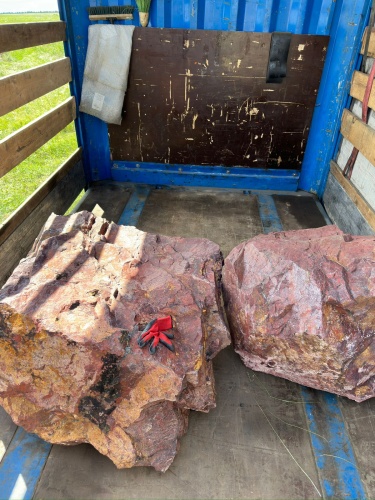 Ландшафтные глыбы красно-фиолетовые 200-1000 килограмм купить в Солнечногорске
