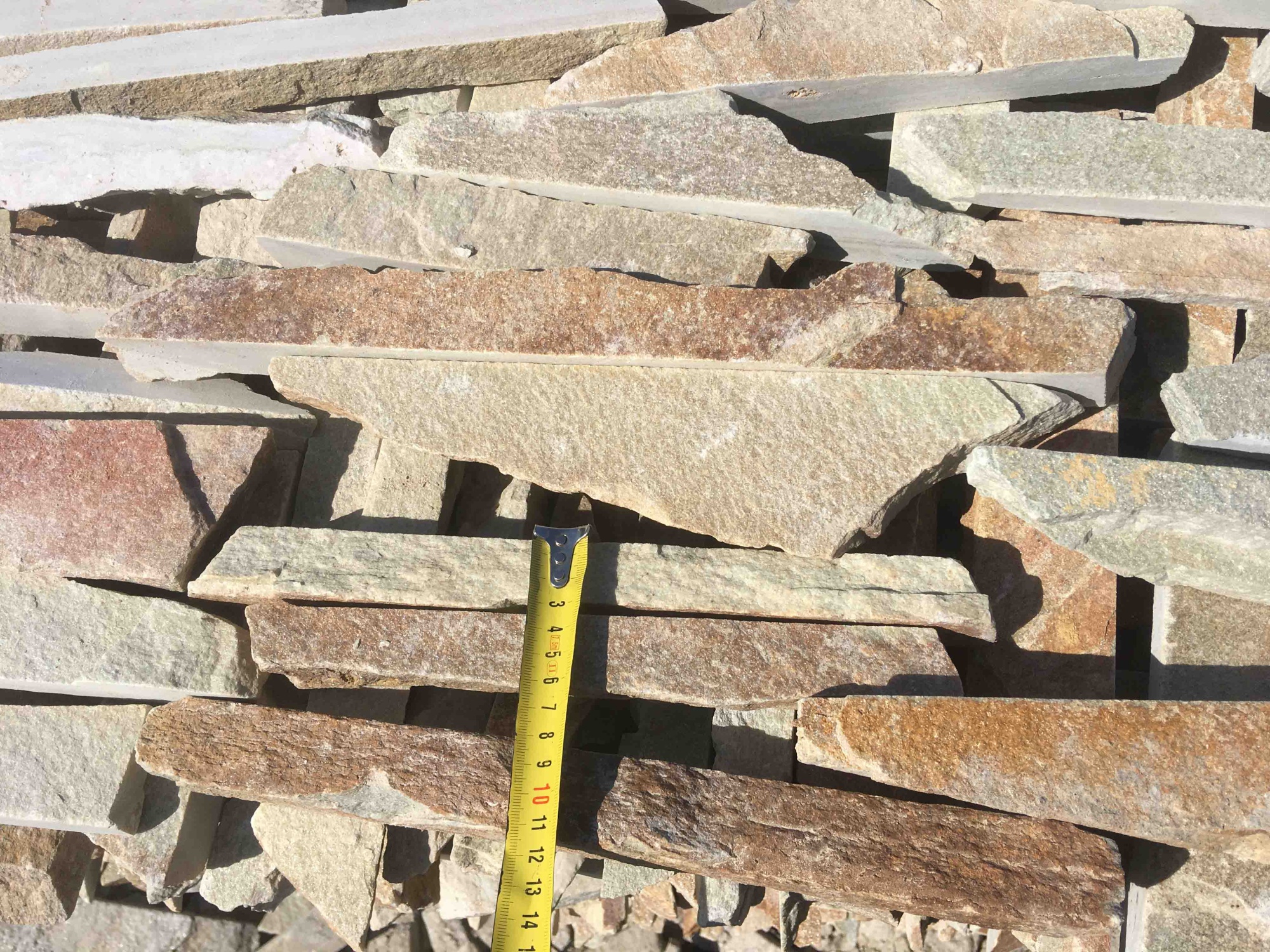 Горбушка златолит золотистый для облицовки купить в Солнечногорске