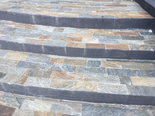 Плитка из Златолита Уральского для лестницы купить в Солнечногорске