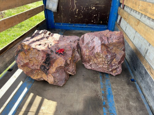 Ландшафтные глыбы красно-фиолетовые 200-1000 килограмм купить в Солнечногорске