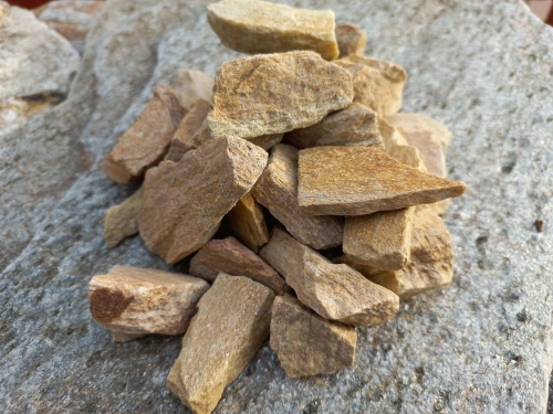 Златолит жёлтый декоративная каменная крошка купить в Солнечногорске