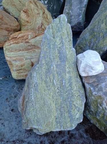 Златолит жёлтый, жёлто-зелёный глыбки и валуны для ланшафтного дизайна купить в Солнечногорске