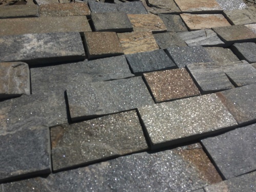 Плитка пилёная златолит Уральский для цоколя, отмостки купить в Солнечногорске