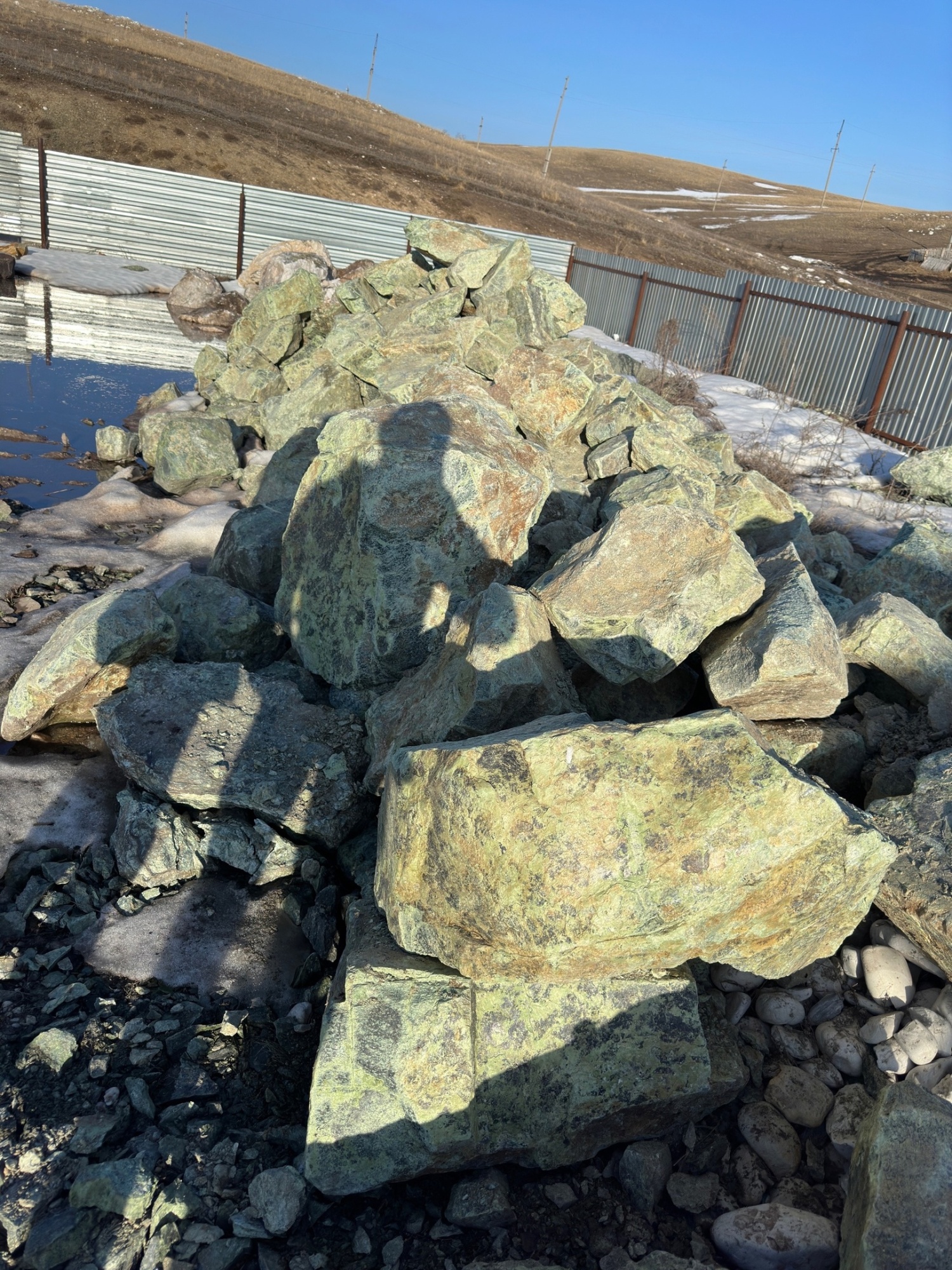 Камни для ландшафтного дизайна зелёные 10-60 килограмм купить в Солнечногорске