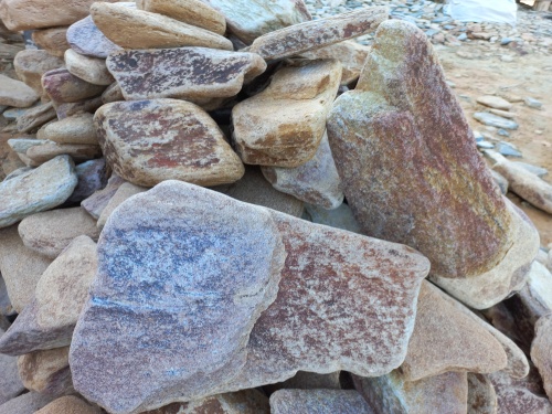 Златолит жёлтый, жёлто-зелёный глыбки и валуны для ланшафтного дизайна купить в Солнечногорске