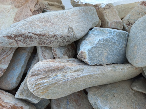 Златолит жёлтый, жёлто-зелёный глыбки и валуны для ланшафтного дизайна купить в Солнечногорске