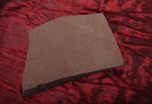 Плитняк лемезит бордовый для цоколя 1,5-2 см купить в Солнечногорске