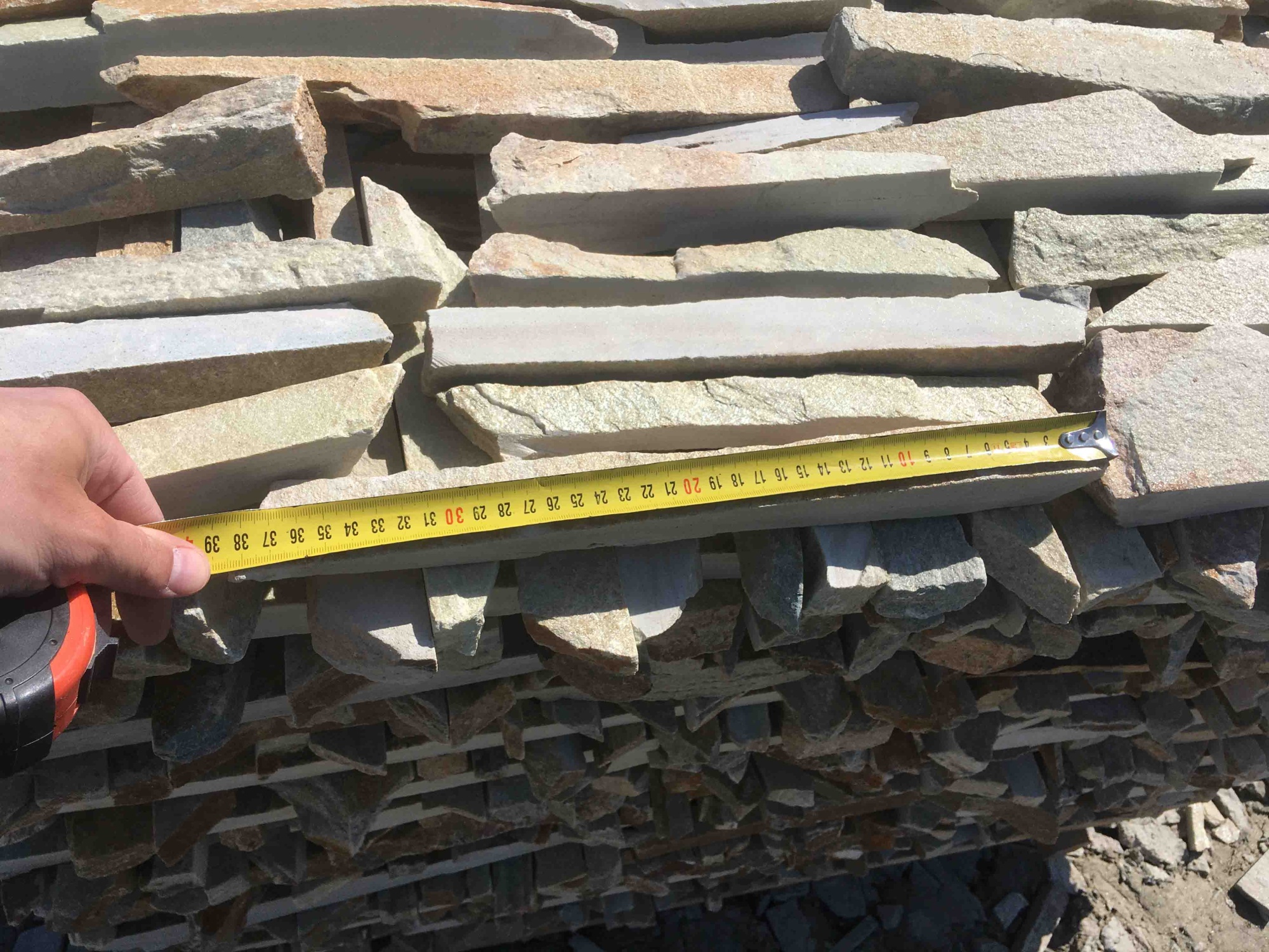 Горбушка златолит золотистый для облицовки купить в Солнечногорске