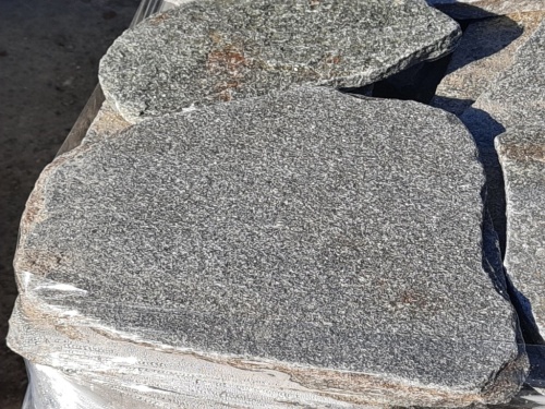 Златолит серебристый галтованный для лестниц купить в Солнечногорске