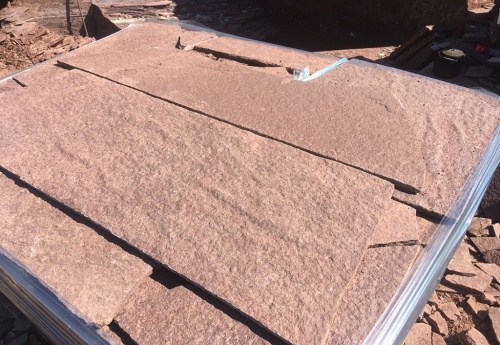 Плитняк лемезит бордовый для ступеней 20-25 мм купить в Солнечногорске